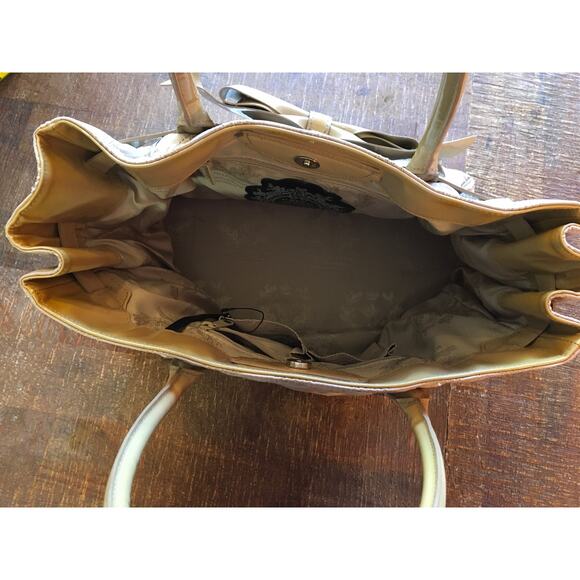 My Flat in London Brighton Miss Bond Bow Beige Quilted Large Handbag Purse MFIL - Picture 9 of 12